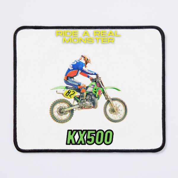 Aperçu de l'œuvre Kawasaki KX 500 Conduire un vrai monstre vert créée et vendue par MXfanatics.