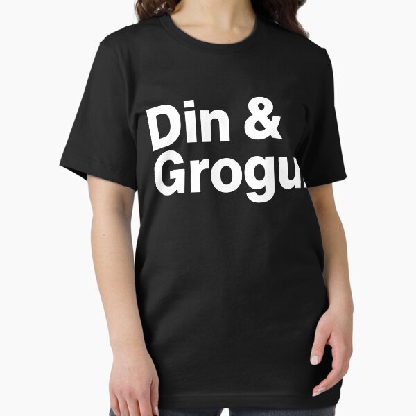 Vista previa del artículo con la obra «Din & amp; Camiseta clásica Grogu», diseñado y vendido por MaryPortu.
