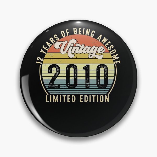 Artikelvorschau, 12 Jahre alte Geschenke Vintage 2010 Limited Edition 12th Birthday Essential entworfen und verkauft von GlennSpillman.