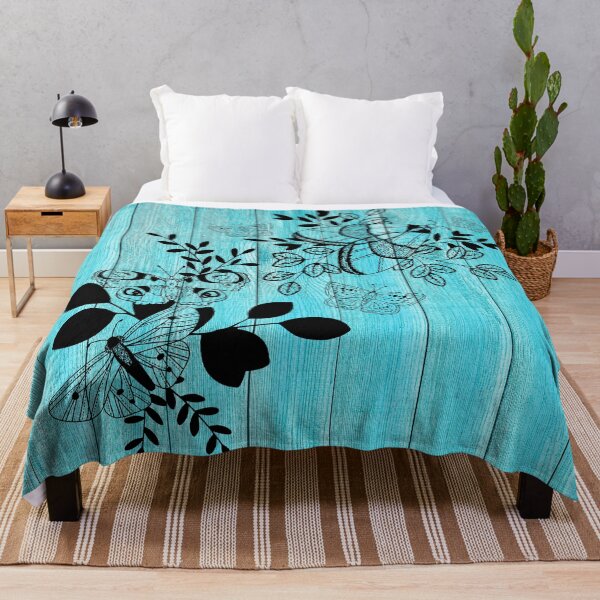 Artikelvorschau, Hübsches Schmetterlings-Silhouette-Design auf einer blauen Holzplatte entworfen und verkauft von JulieSouster.