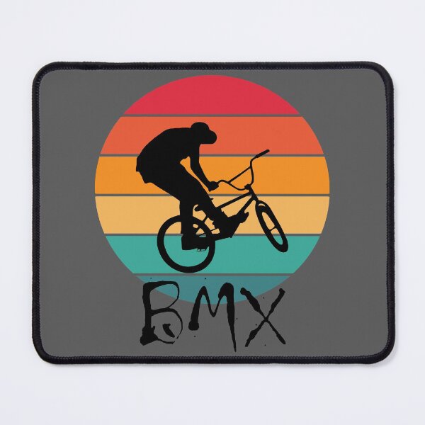 Aperçu de l'œuvre Tapis de souris masque facial BMX créée et vendue par thebeardedscot.
