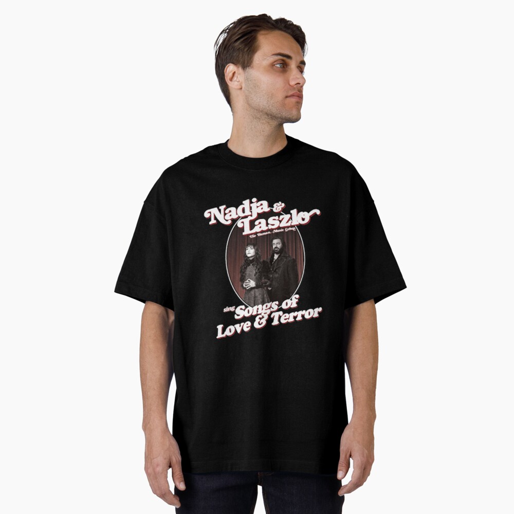 Aperçu de l'œuvre T-shirt oversize créée et vendue par SARAHKUHNS.