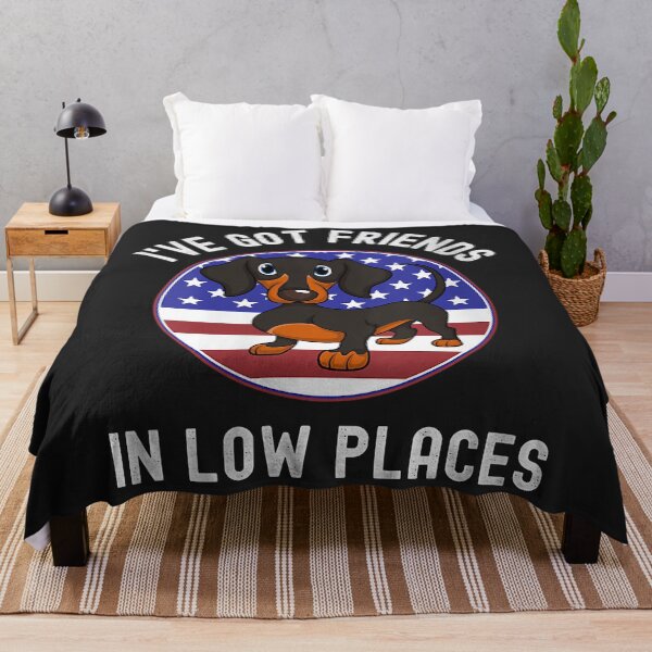 Aperçu de l'œuvre Womens I've Got Friends in Low Places Funny Dachshund American Dogs créée et vendue par Siosaia88.
