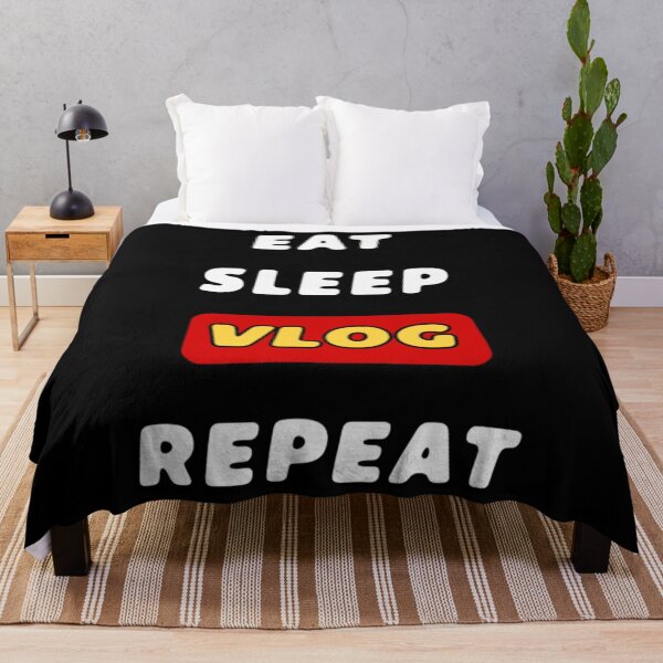 Artikelvorschau, Vlogger T-ShirtEAT SLEEP VLOG REPEAT - VLOGGER entworfen und verkauft von EbanAdien.