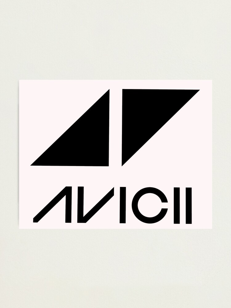 Aviciiページ eyJidWNrZXQiOiJtZXJjaGJhci1pbW
