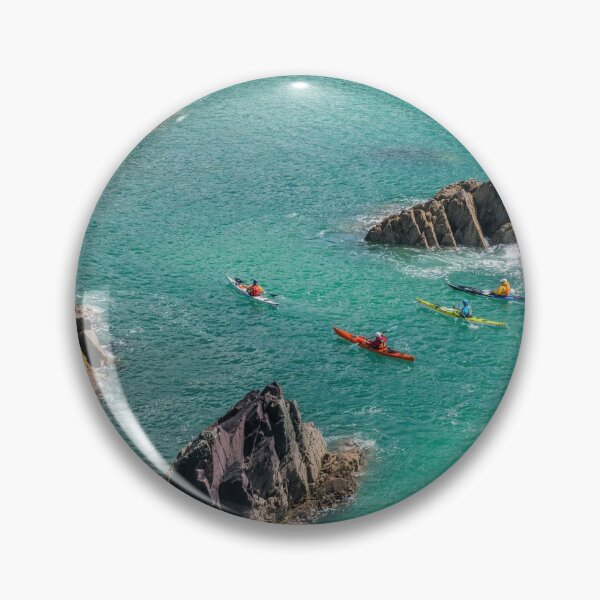 Aperçu de l'œuvre Pembrokeshire Coast Kayaking créée et vendue par Cameranick.
