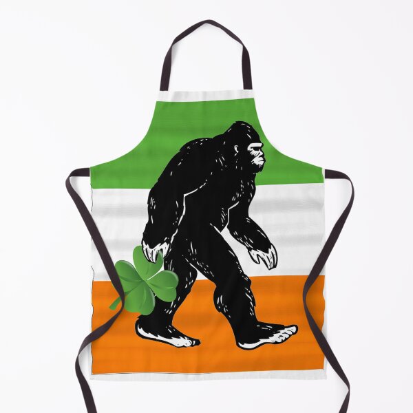 Artikelvorschau, Saint Patrick's Day Bigfoot Irish Flag 4 Leaf Clover entworfen und verkauft von checkertonetees.