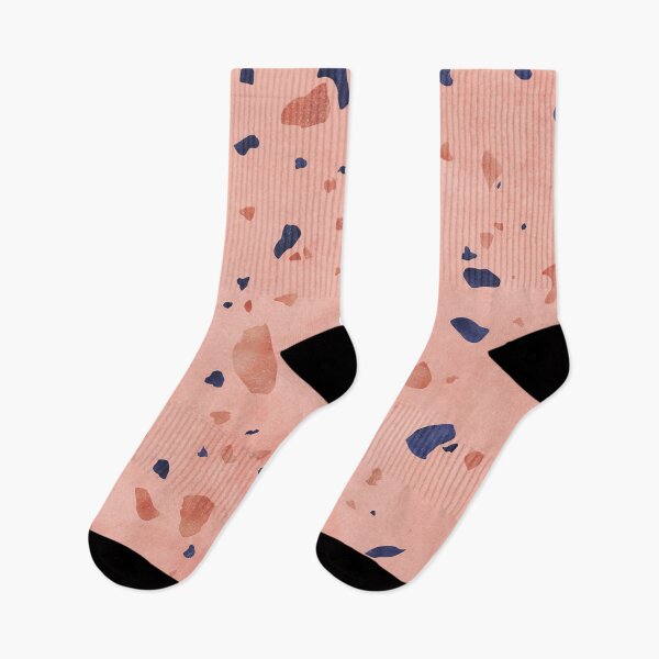 Artikelvorschau, Dunkelblaue und pastellrosa Terrazzo Memphis entworfen und verkauft von Sylvain Combe.