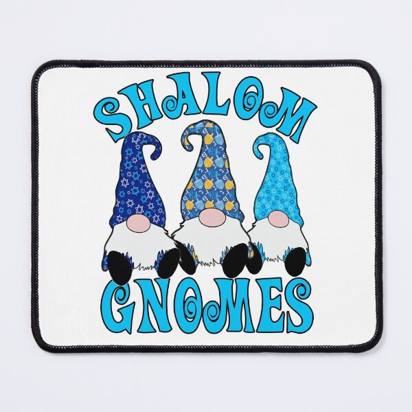 Aperçu de l'œuvre Shalom Gnome 3 Hanukkah Gnomes Elfes Mignons Chapeaux Dreidel Bleus créée et vendue par funnytshirtemp.
