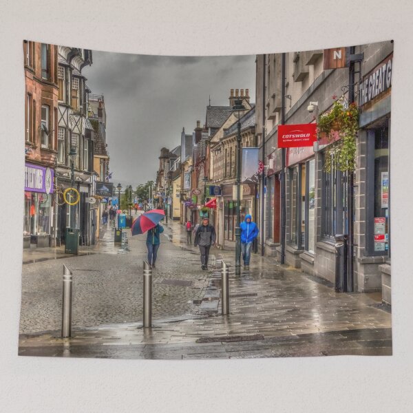 Artikelvorschau, Fort William Scotland High Street im Regen entworfen und verkauft von HaleyRedshaw.