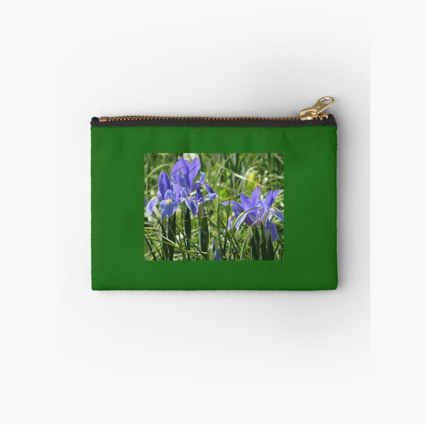 Artikelvorschau, Blaue und gelbe Holländische Iris entworfen und verkauft von Honey Myrtle Studio.