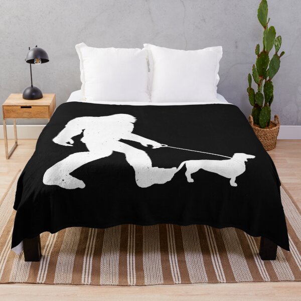 Artikelvorschau, Bigfoot Walking Dachshund Funny Wiener Dog Gift entworfen und verkauft von Chloe43212.