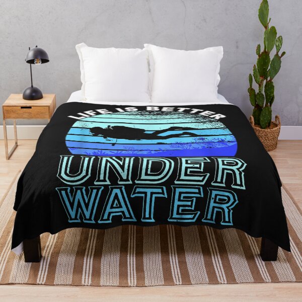 Artikelvorschau, Life Is Better Under Water Scuba Diver Gift Scuba Diving entworfen und verkauft von AdrienDierckx.