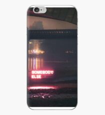 Jemand anderes Leuchtreklame Waren iPhone-Hülle & Cover