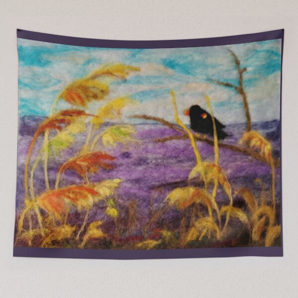 Artikelvorschau, Schwarzer Vogel im Lavendelfeld - Redbubble Mode und Wohnaccessoires entworfen und verkauft von Winnie Tam.