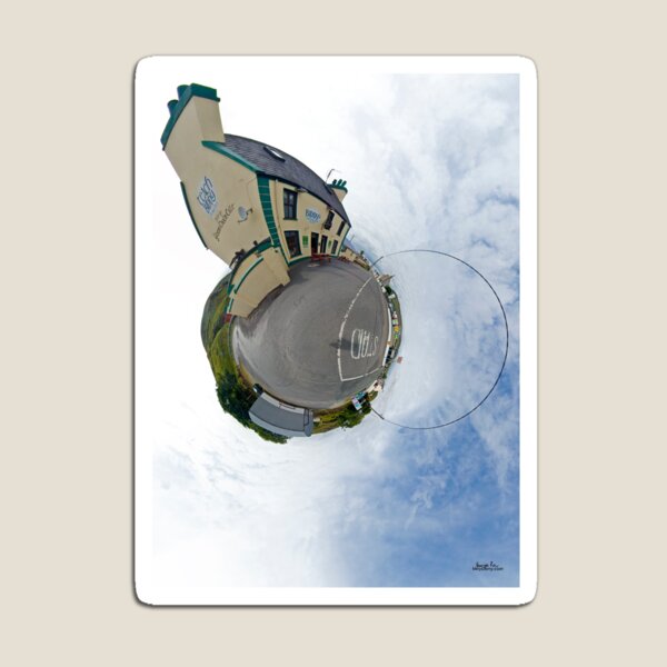 Biddy's House - the Crossroads Pub, Glencolmcille(Sky Out) Magnet