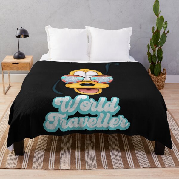Artikelvorschau, Lustiger Plutodog-Charakter Weltreisender Classic T-Shirt entworfen und verkauft von JohnMatz68.