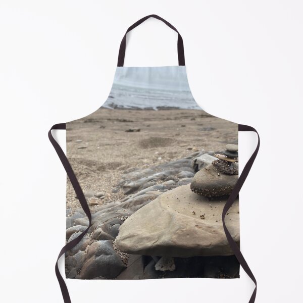 Artikelvorschau, Rock Cairn an einem Strand in Kalifornien entworfen und verkauft von BlueBearDesigns.