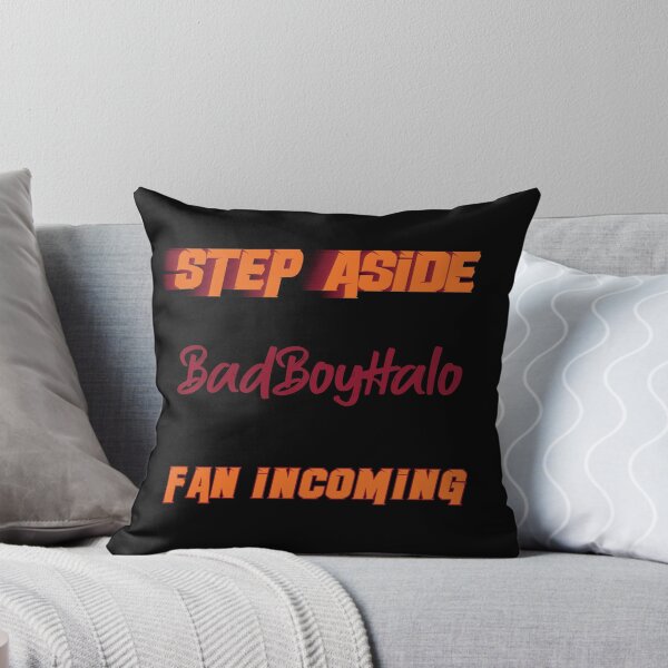 Aperçu de l'œuvre BadBoyHalo - Step Aside, fan incoming créée et vendue par 2Girls1Shirt.