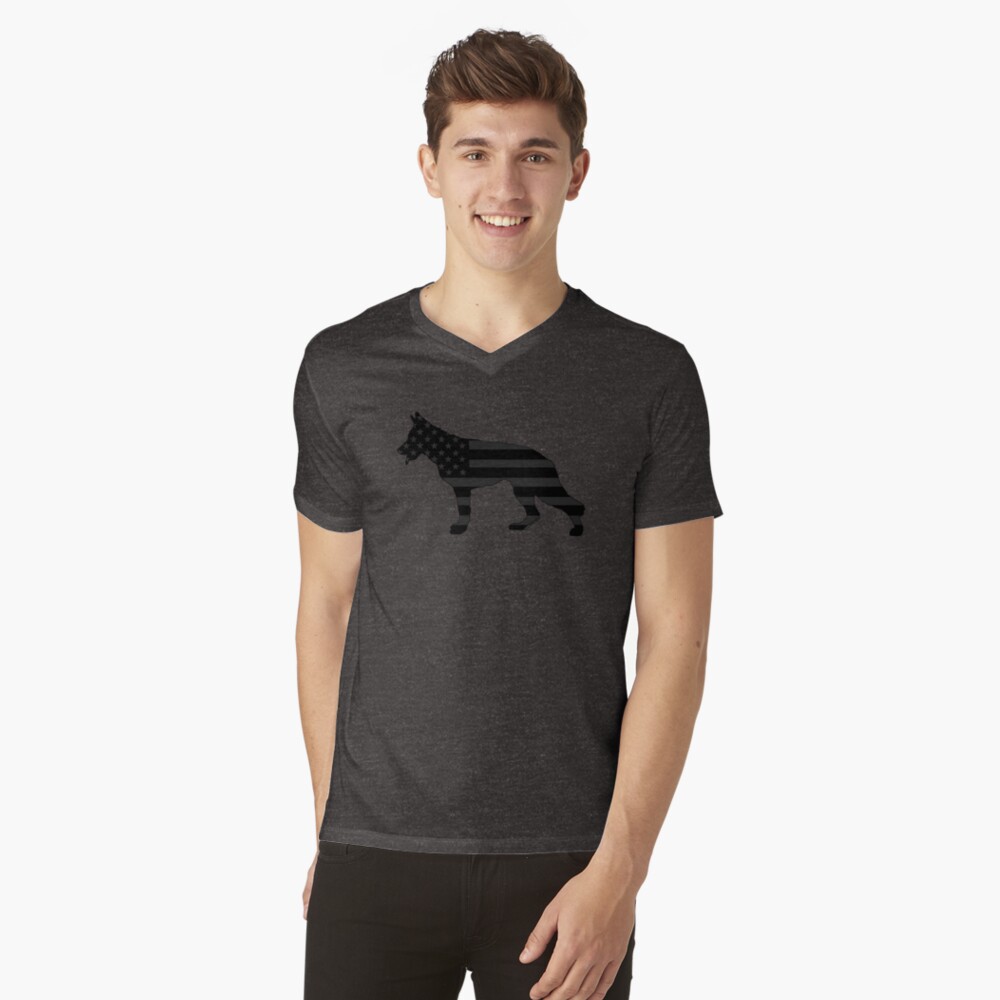 Vista previa del artículo con la obra «Camiseta de cuello en V», diseñado y vendido por 2woofs-1meow.