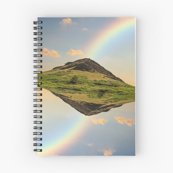 Artikelvorschau, Zwei Regenbogen und zwei Berge entworfen und verkauft von Reecethebeast.