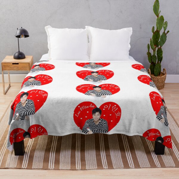Item preview, Lee Min Ho with the hearts designed and sold by shespice.