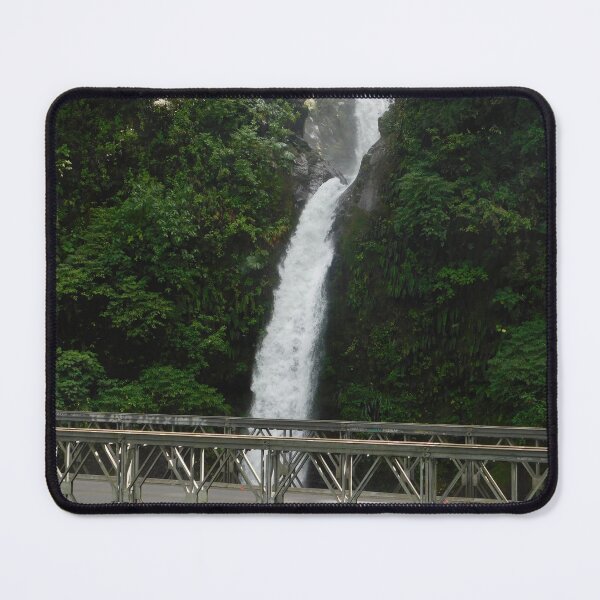 Artikelvorschau, Wasserfall in Costa Rica entworfen und verkauft von Matt Niichel.