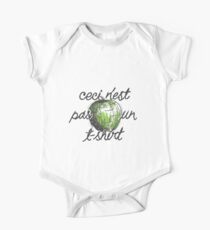 ceci n'est pas un t-shirt One Piece - Short Sleeve