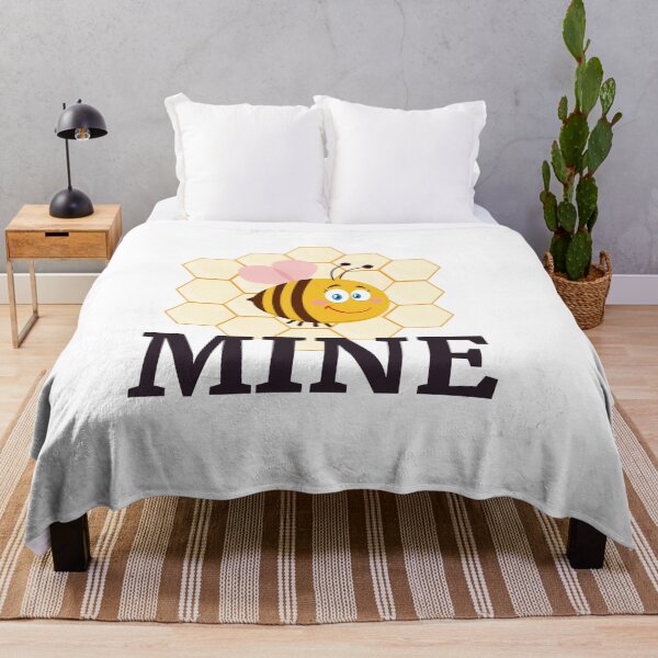Item preview, Bee Mine Pun - Día de San Valentín designed and sold by NotablyDesigned.