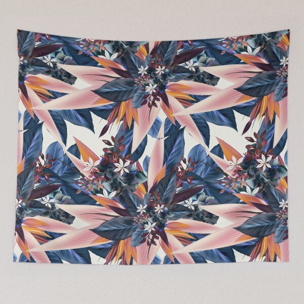 Aperçu de l'œuvre Motif unique de fleurs et de feuilles tropicales en rose et bleu marine créée et vendue par Jaydee001.