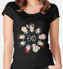 EXO Tailliertes Rundhals-Shirt