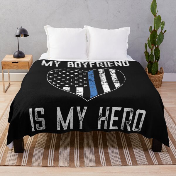 Artikelvorschau, My Boyfriend Hero Thin Blue Line US-Flagge entworfen und verkauft von Hadley Murphy.
