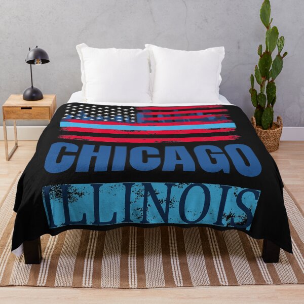 Artikelvorschau, Chicago Illinois City Skyline USA Flagge Essential T-Shirt entworfen und verkauft von KerrLuna.