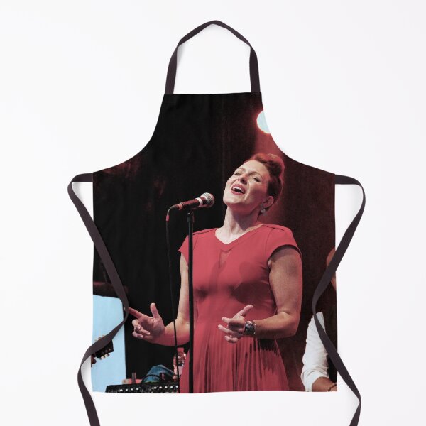 Aperçu de l'œuvre r3367 / finition 2021 - Chanteuse de Légende - Photo Okaio Créations Olavia-Olao créée et vendue par o.okaïo.