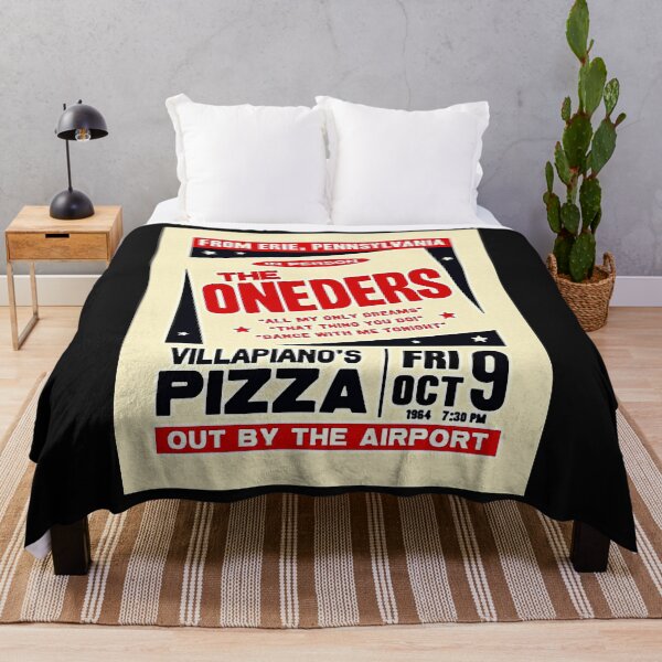 Artikelvorschau, Villapiano's Pizza T-Shirt Classic T-Shirt entworfen und verkauft von kimbeeam.