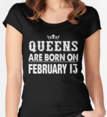 Camiseta entallada de cuello redondo Queens Are Born On February 13