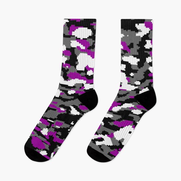 Artikelvorschau, Lila Camo Muster digitale Camouflage entworfen und verkauft von Tshirtstory.