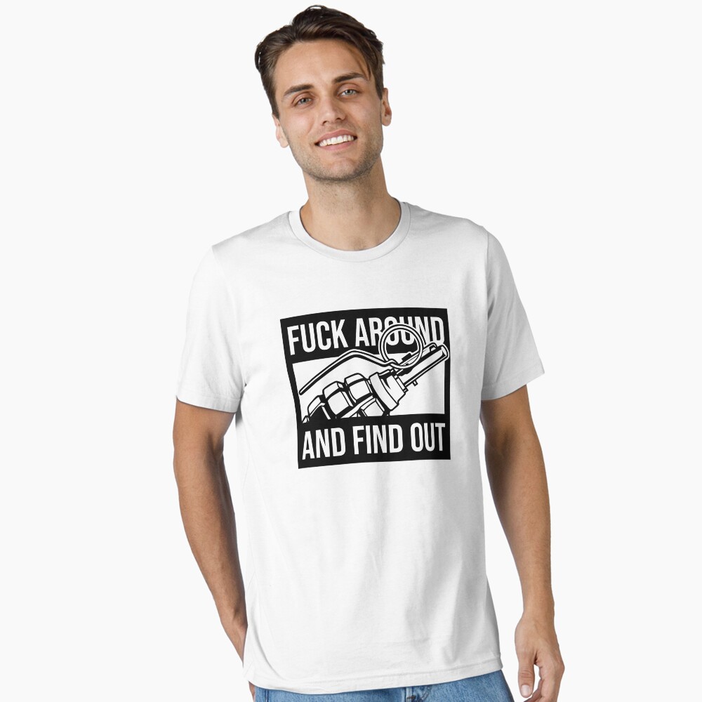 Artikel-Vorschau von Essential T-Shirt, designt und verkauft von Z0nked.