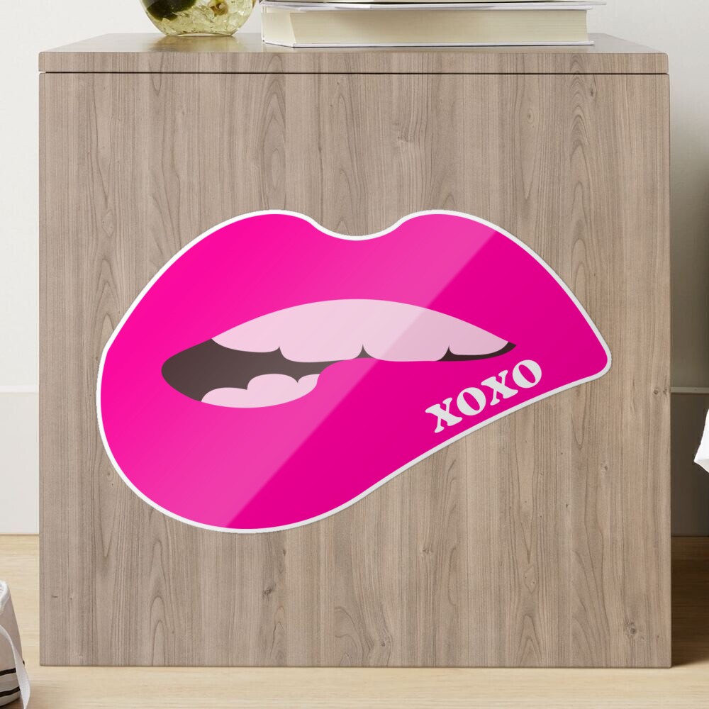 XOXO Pink Lip Art Bottle, Reusable Water Bottles