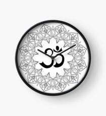Om symbol Clock