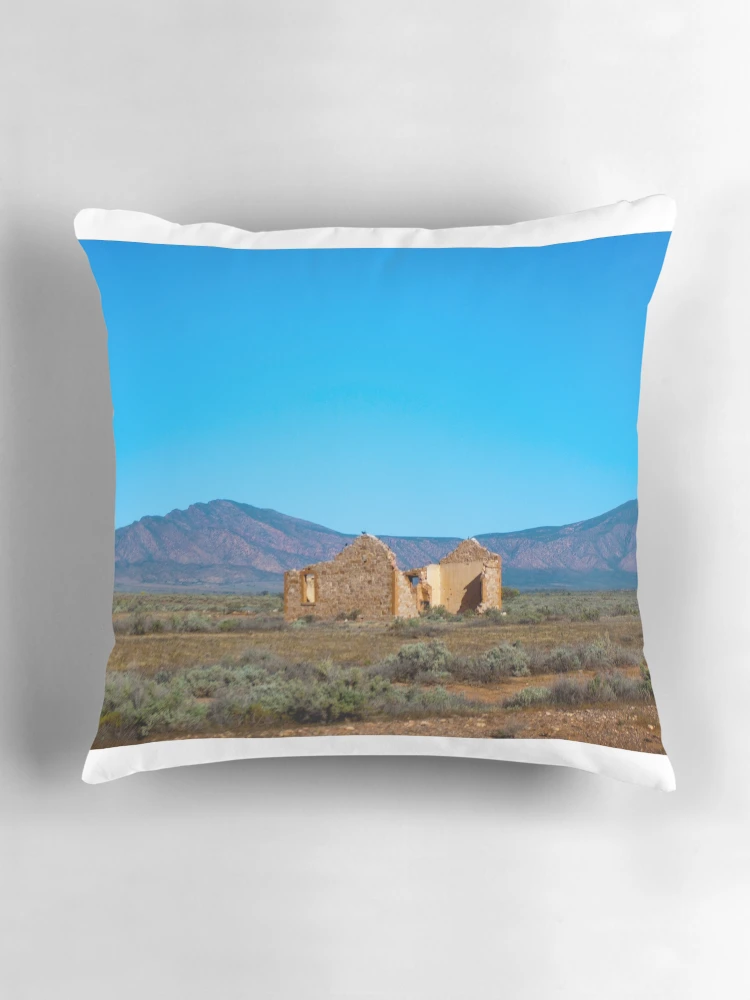 Imagen 3 de 4, Cojín con la obra Flinders Ranges, diseñada y vendida por Richard Windeyer.