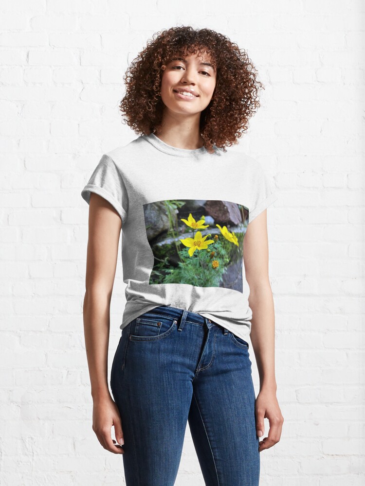 Alternative Ansicht von Gelbe Blume Classic T-Shirt