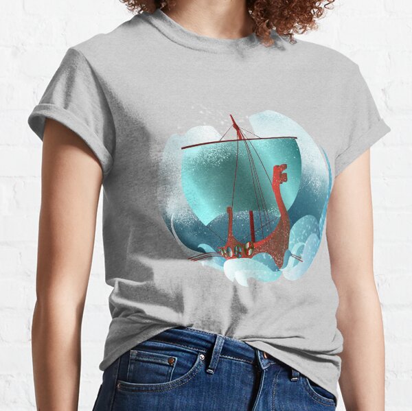 Sailing to new lands Classic T-Shirt