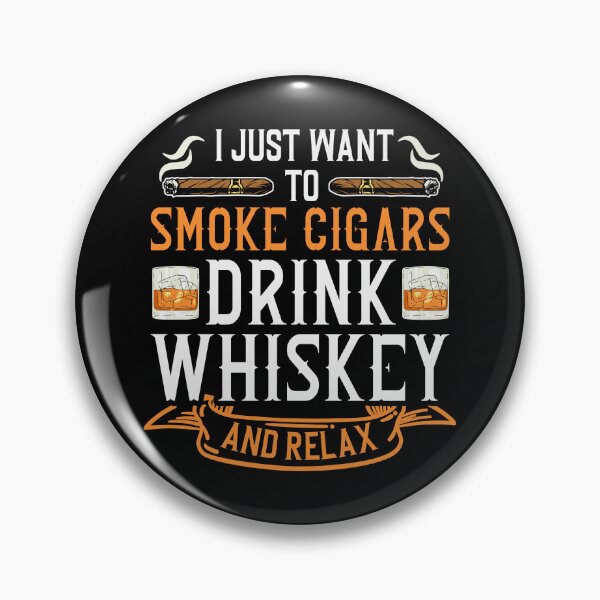 Artikelvorschau, Zigarren und Whiskey Rauchen Retro Logo T shirt entworfen und verkauft von Timcito.