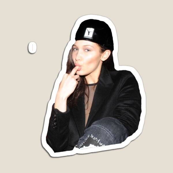 Aperçu de l'œuvre Bella Hadid Autocollant de haute qualité créée et vendue par PocketPoach.