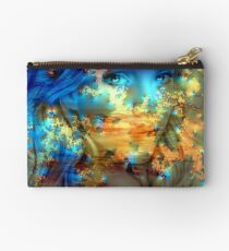 Schöner Geist Studio Clutch