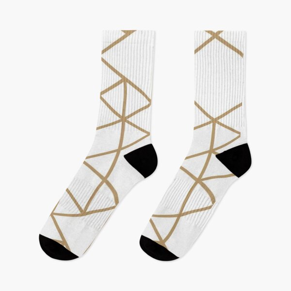 Artikelvorschau, Weiß und Gold Geometric Triangle Pattern entworfen und verkauft von Jennifer Adair.