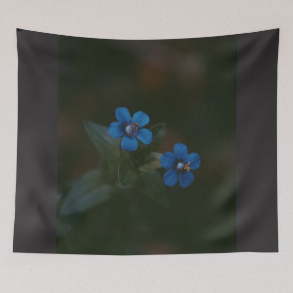 Artikelvorschau, Kleine blaue Blüten; iPhone 13 Pro Max Hülle entworfen und verkauft von Micovic.