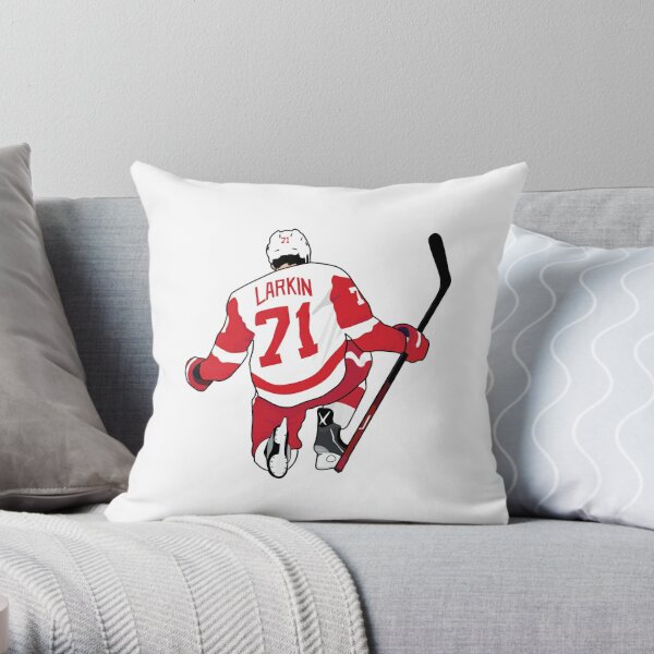 https://ih1.redbubble.net/image.3151820289.2037/throwpillow,small,600x-bg,f8f8f8-c,0,120,600,600.jpg