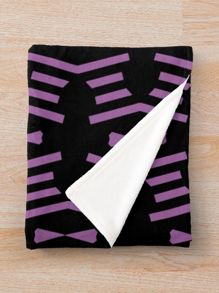 Imagen 3 de 6, Manta con la obra Black and Purple Vertical Stripe Chevron Pattern Pairs DE 2022 Popular Color Royal Pretender DE5999, diseñada y vendida por ColorOfTheYears.